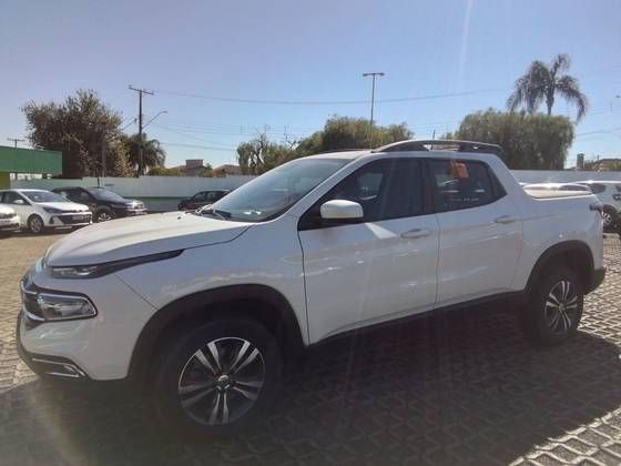 FIAT TORO 1.3 TURBO 270 FLEX FREEDOM AT6 FIAT TORO 1.3 TURBO 270 FLEX FREEDOM AT6